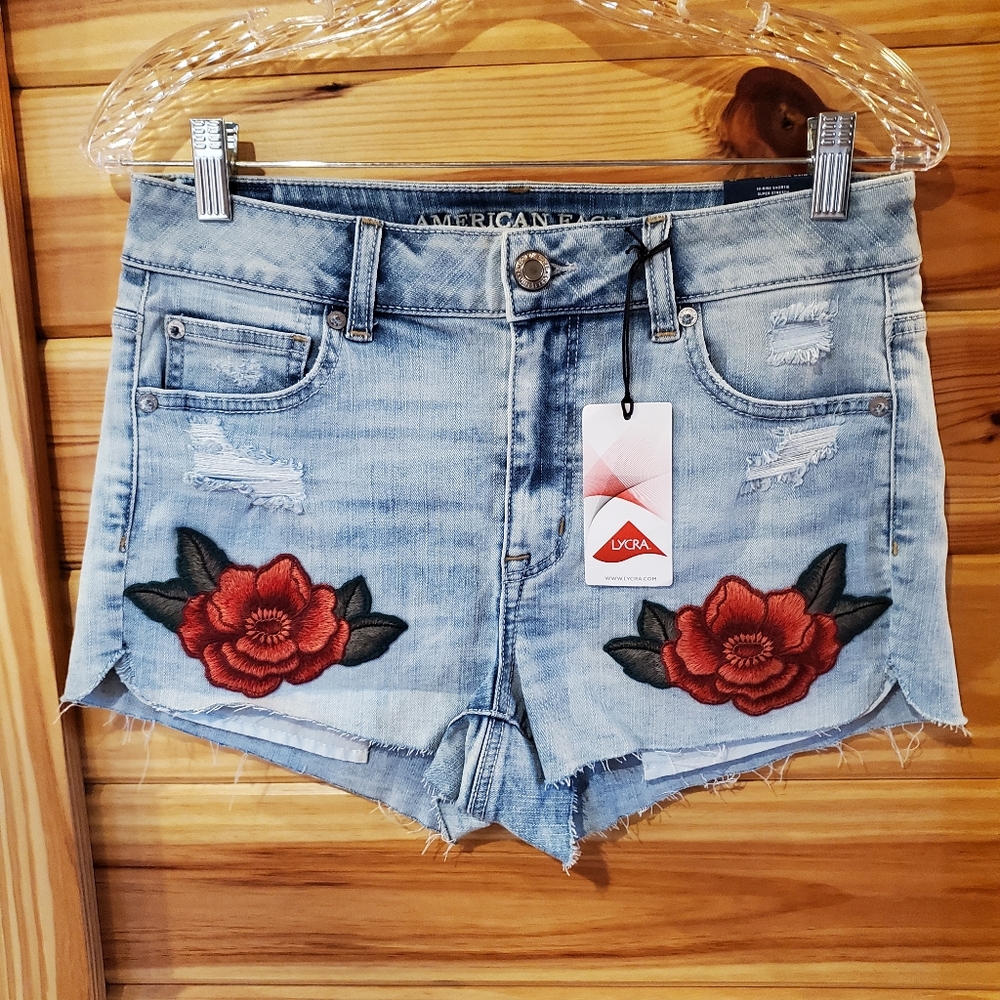 American Eagle Women's High Rise Shortie Shorts Size 10. NWT